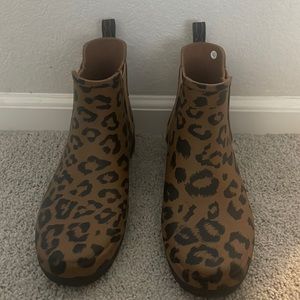 Leopard print hunter booties